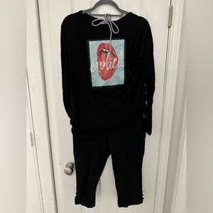 Sexy and revealing back long-sleeved clothes